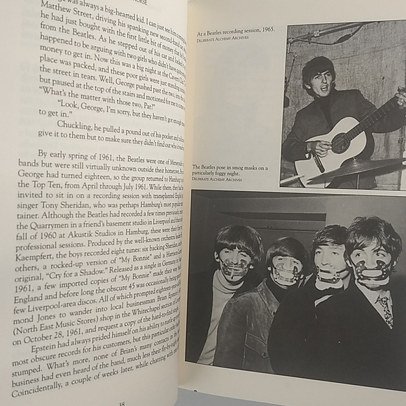 Dark Horse: The Private Life of George Harrison, Hardcover, First Printing '90 - Picture 7 of 13